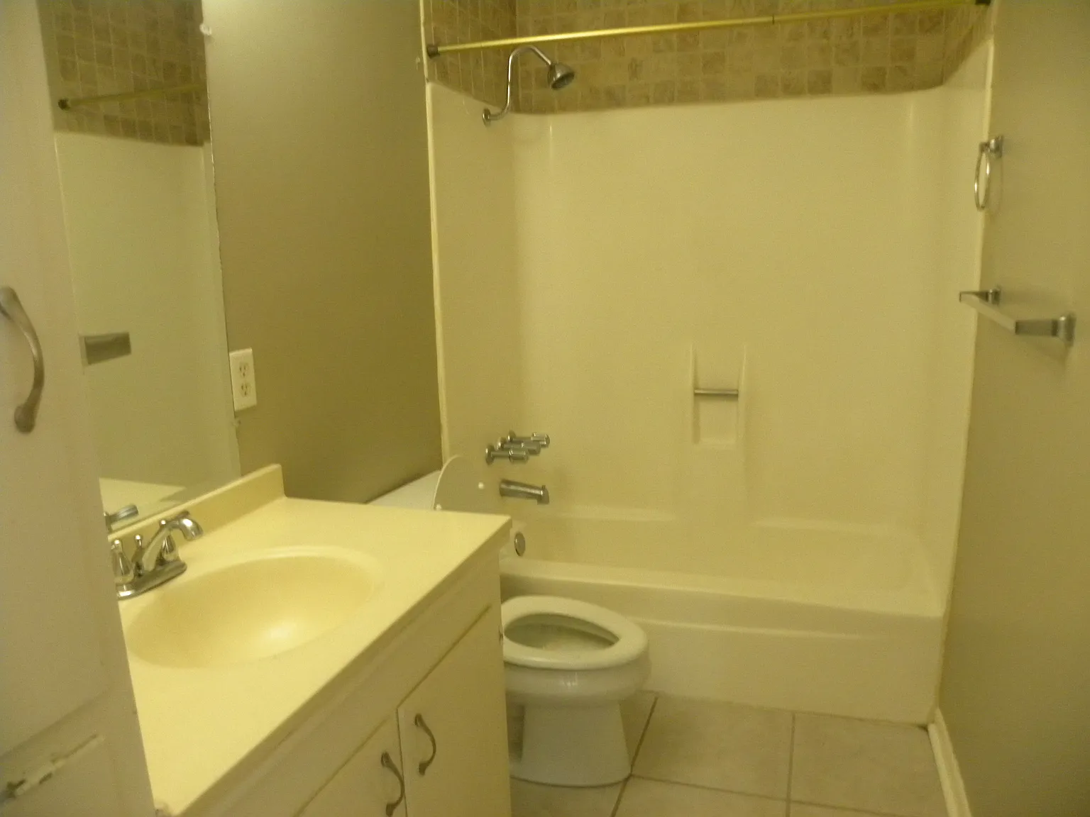 2 bed, 1.5 bath, 1254 sqft, $1,450 — Photo 4