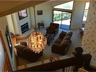 5th image of 275 Nicholson Dr