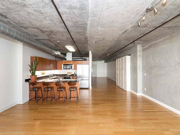 4th image of 645 W 9th St APT 404