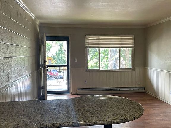 5th image of 125 E Myrtle St APT 5