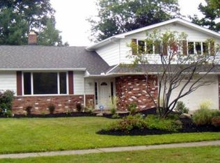 5515 Mayfield Rd, Lyndhurst, OH 44124