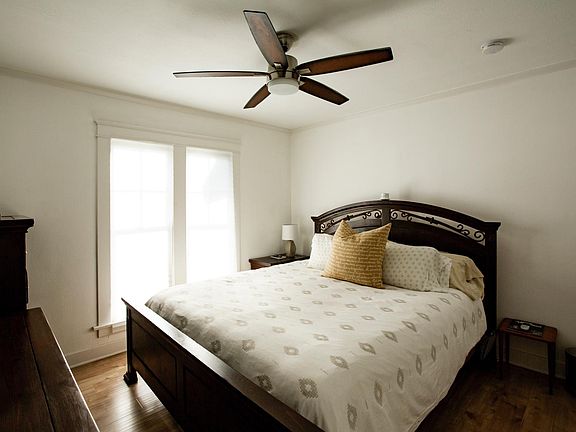 5th image of 4988 Mount Royal Dr