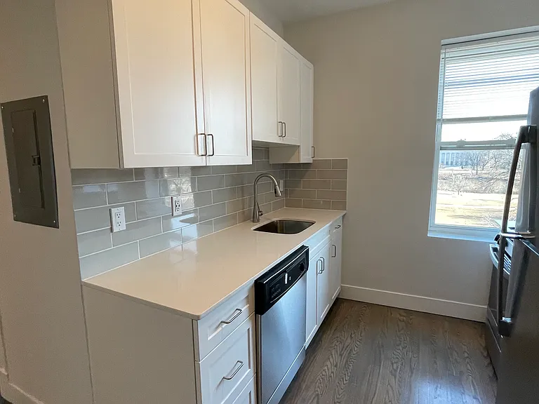 72 Park Dr #14 — Photo 2
