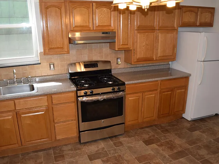 90 Nichols St #3F — Photo 16