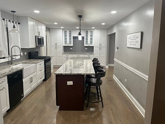 2nd image of 8026 Chesterton Dr