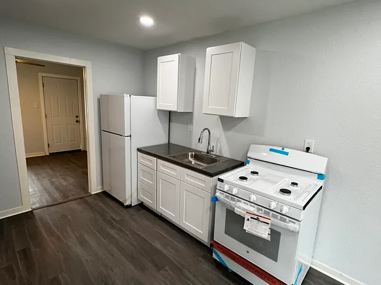 103 Stanley Ct #1 — Photo 3