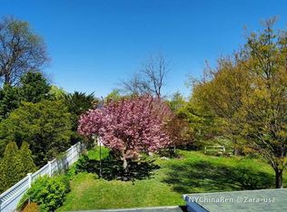 55 S Crescent Dr, Farmingdale, NY 11735