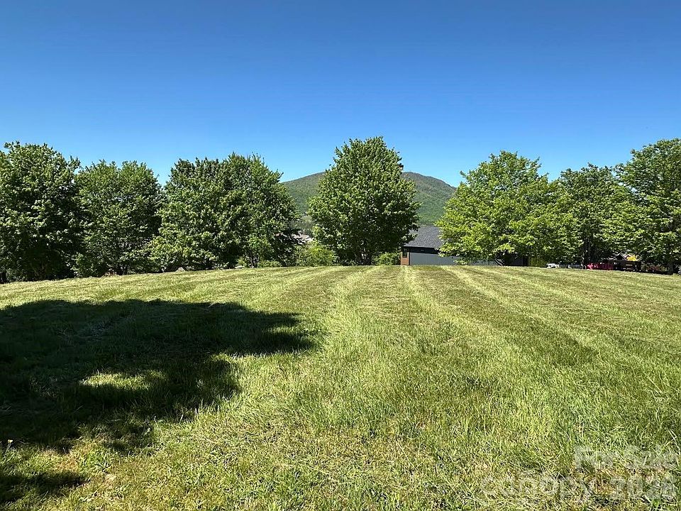 1st image of River Knoll Dr