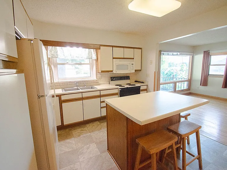 2324 Elton Hills Dr NW — Photo 5
