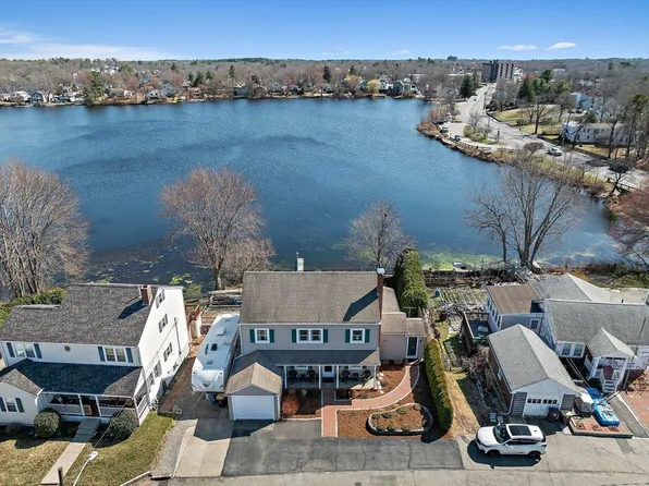 17 Castle Rd, Weymouth, MA 02189