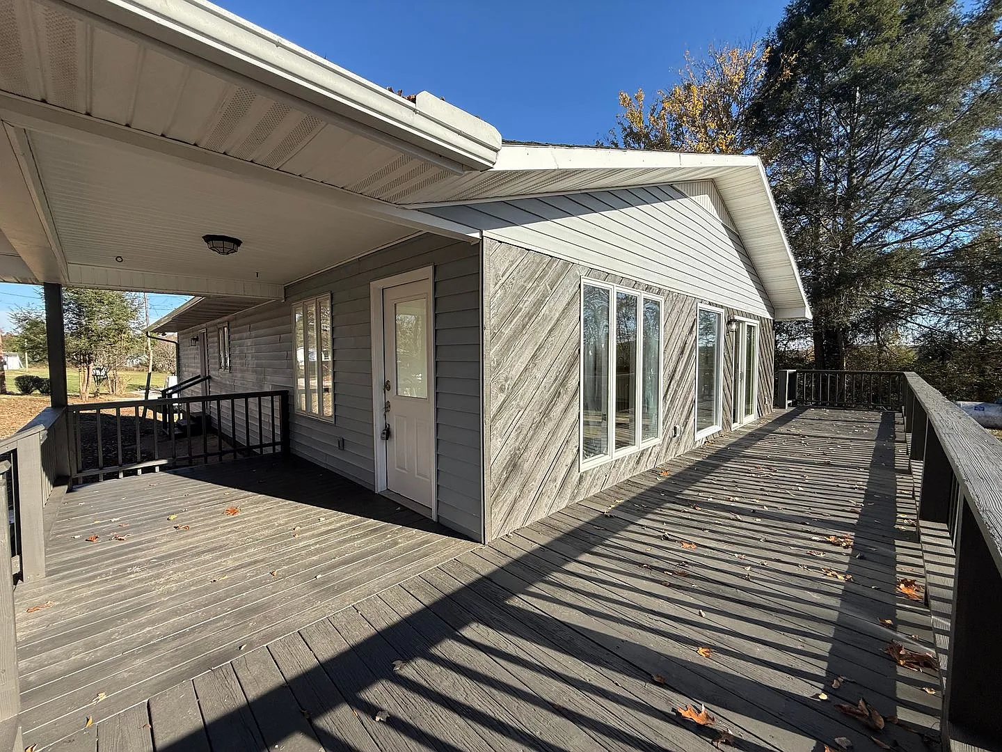 Newly renovated 3 Bedroom 3 Bathroom Home located in Newport, TN — Photo 4