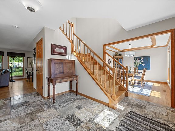 3rd image of 7703 Winston Dr NE