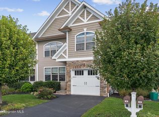 15 Maple Leaf Dr, Old Forge, PA 18518