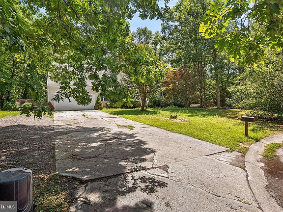 3rd image of 106 Bluebird Ln