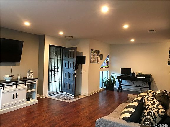 3rd image of 9800 Vesper Ave Unit 89
