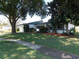 942 Candle Berry Rd, Orlando, FL 32825