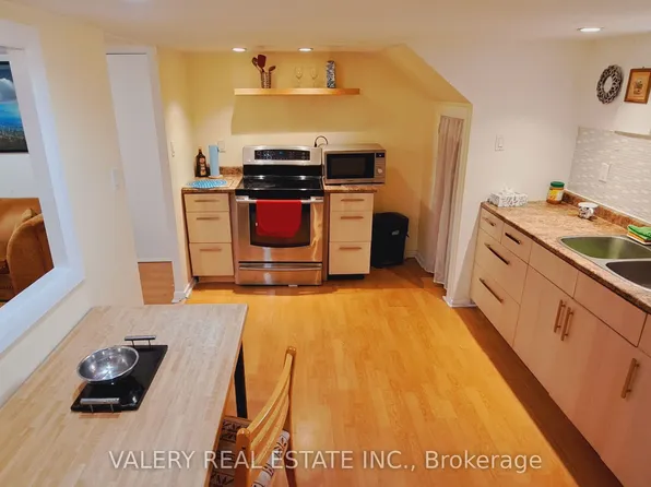 48 Dunkirk Rd, Toronto, ON M4C 2M3