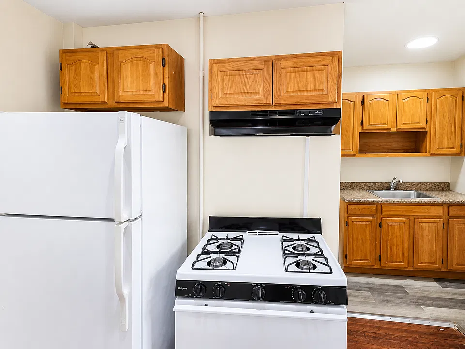 66 Wilkinson Ave #1L
