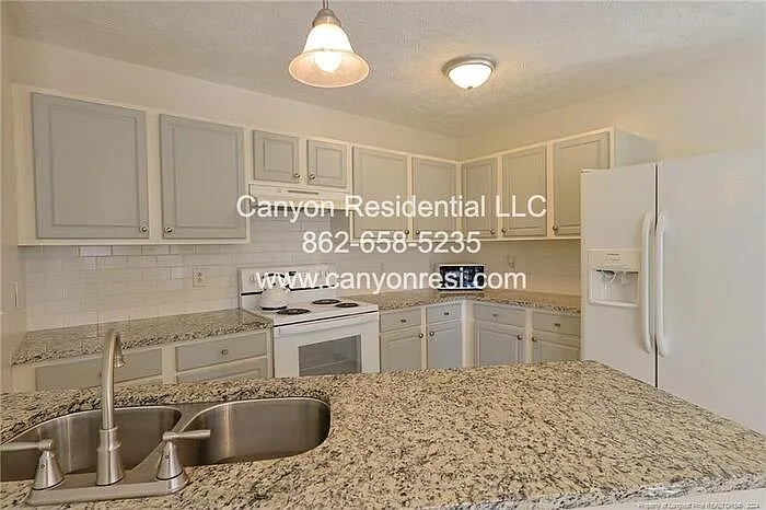 106 Liberty Ct — Photo 4