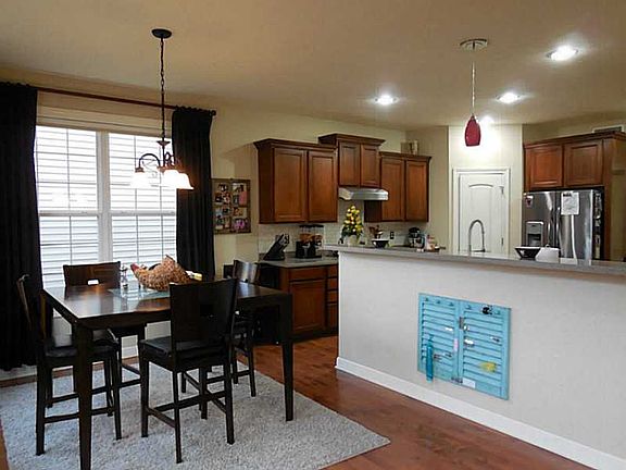 4th image of 12395 Twyckenham Dr