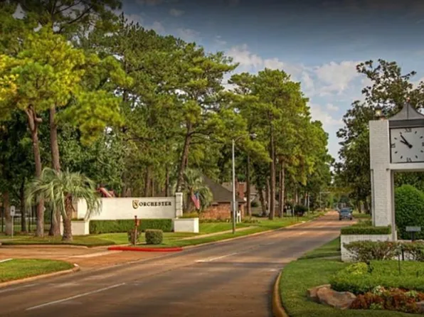 10819 Moorcreek Dr, Houston, TX 77070