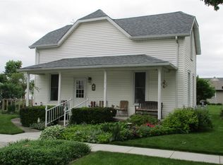 206 E 2nd St, Brookston, IN 47923