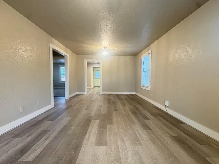 510 W 6th St — Photo 5