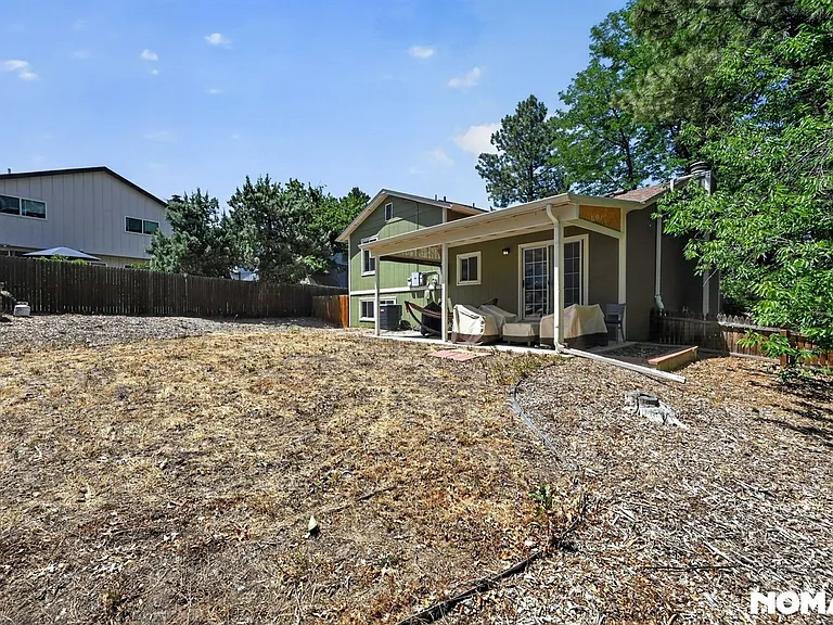 15652 E Jefferson Ave — Photo 2