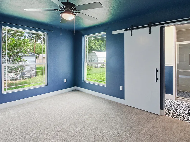 204 Aero Ave — Photo 17