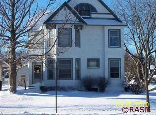 723 10th St, Worthington, MN 56187