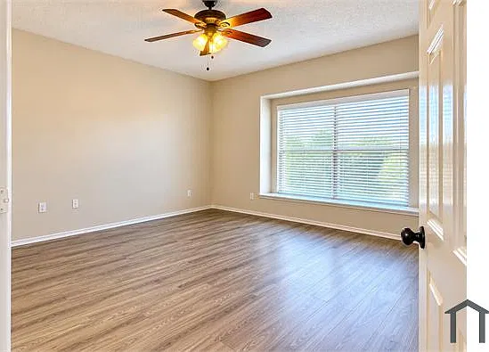 4 bed, 2250 sqft, $3,200 — Photo 4