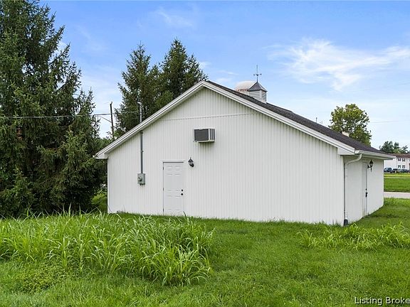3rd image of 307 N Armstrong Street