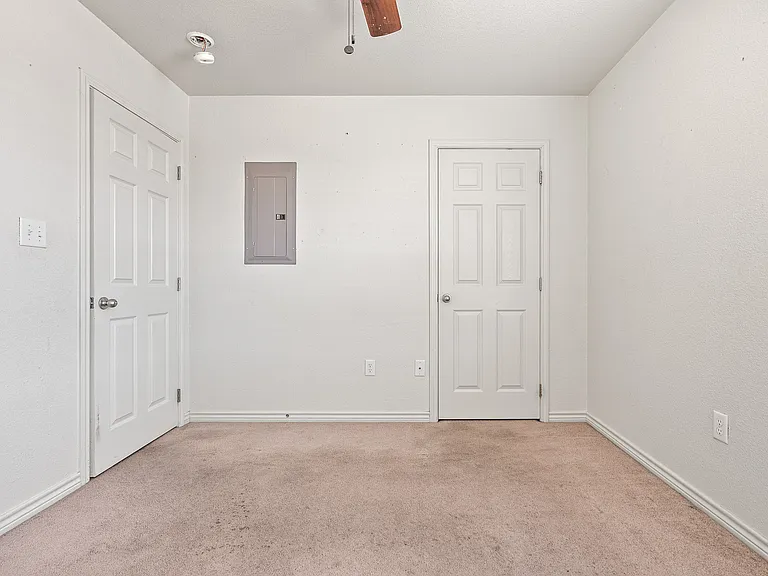 2504 Saulsbury Dr — Photo 9