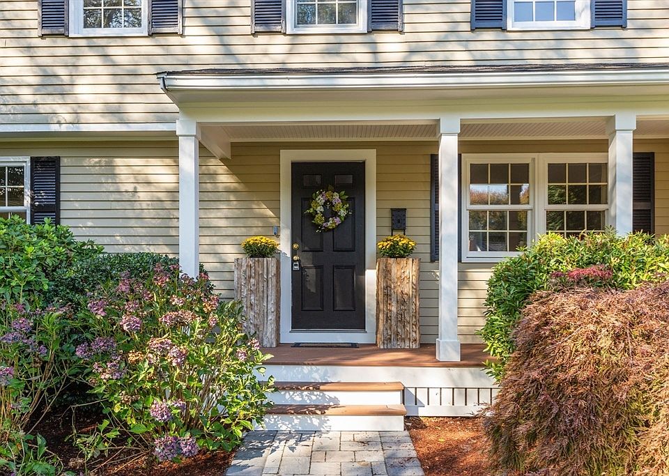 1st image of 40 Stanford Dr