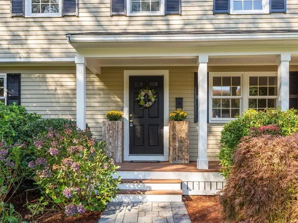 40 Stanford Dr, Westwood, MA 02090