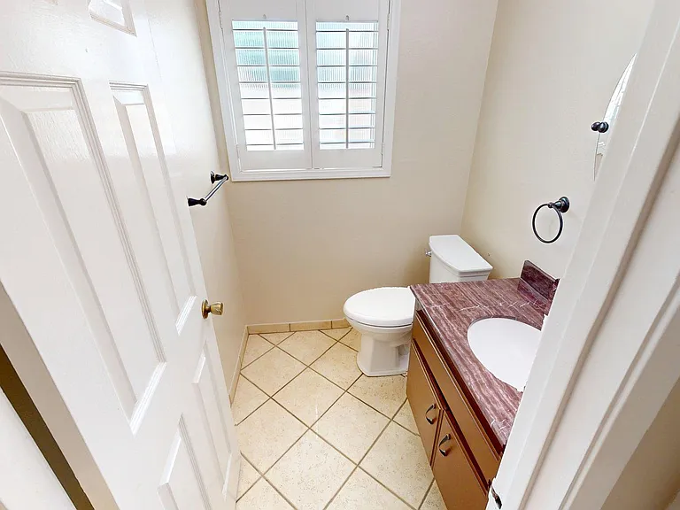 2431 Deerfield Ct — Photo 11