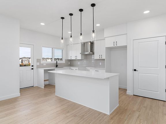 4th image of 4228 63rd St