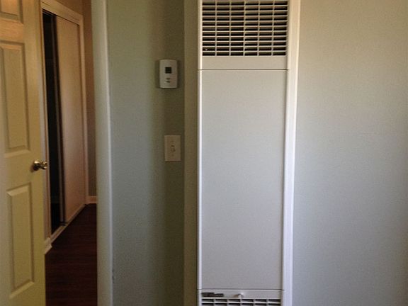 4th image of 214 1/2 S 31st St