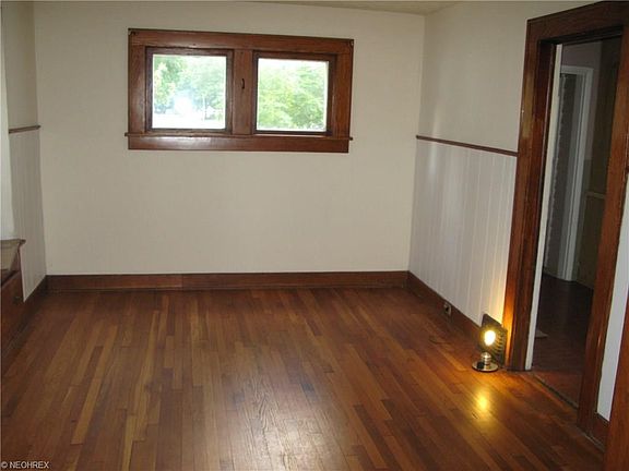 3rd image of 2451 6th St