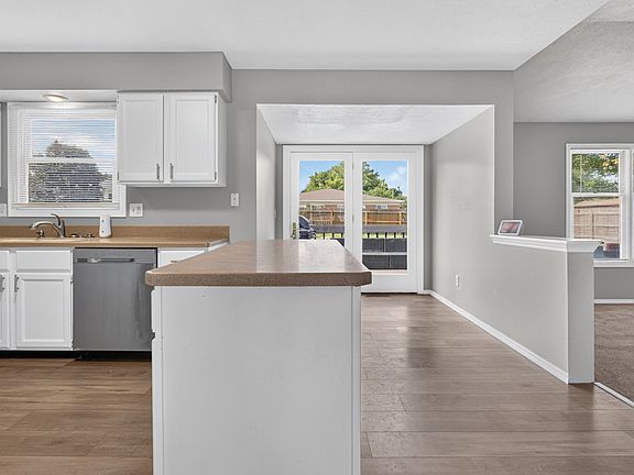5th image of 1014 Chicory Ln