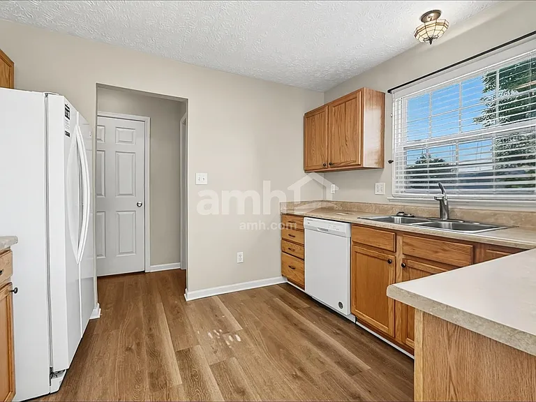 5686 Appaloosa Cir — Photo 3
