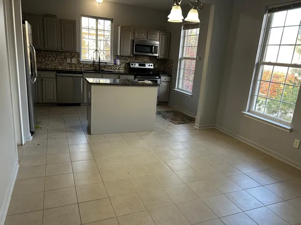 2141 Arcadia Dr, Canton, MI 48188