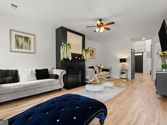2nd image of 11059 Milano Ln