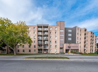 17 Eldon Hall Pl #510, Kingston, ON K7M 7H5