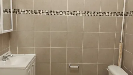 Rented by Robin D Plummer, LREB