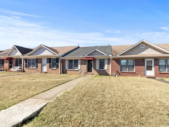 377 Cherry St NW, Hartselle, AL 35640