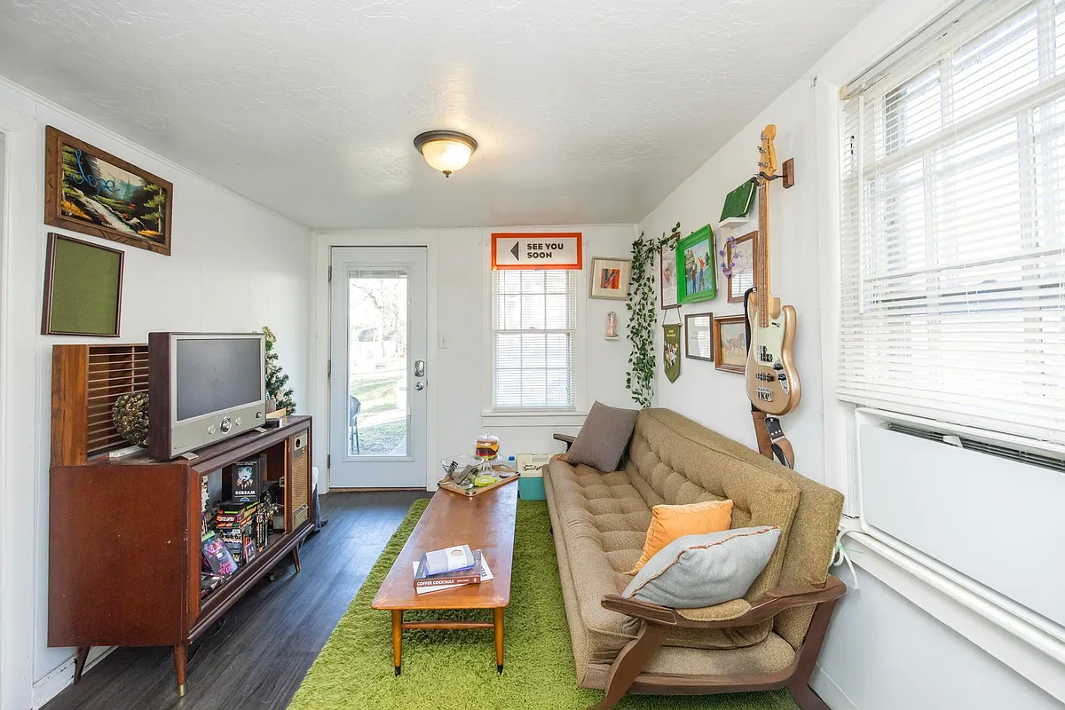 Building Photo - 240 Lanier Dr #D