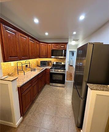 3rd image of 10306 Avenue L Floor 1