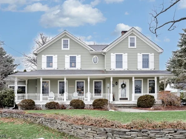 215 Hill St, Midland Park Boro, NJ 07432