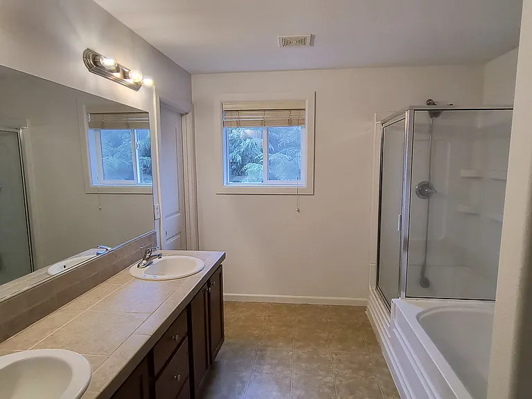 5809 NE 59th Ave — Photo 18